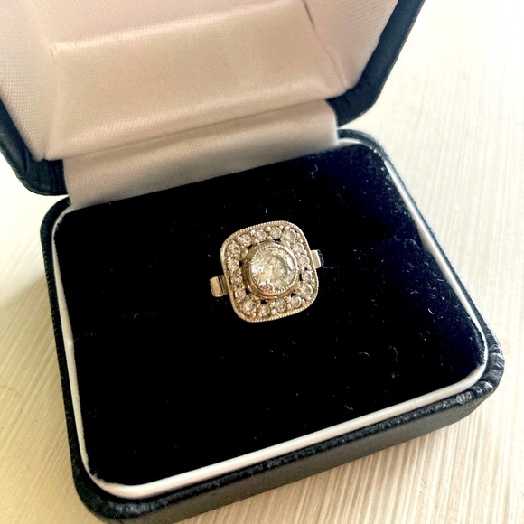 CUSTOM ENGAGEMENT RING - Picture 2 of 3